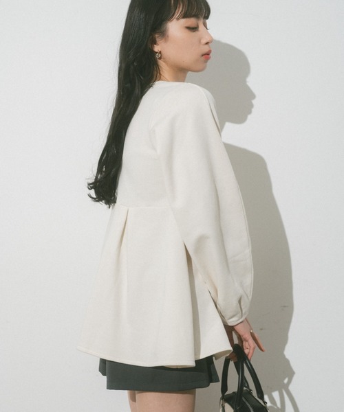 VANNIE U（ヴァニーユー）の「ダブルジップペプラムスウェット（スウェット・レディース・アイボリー/ブラック・FREE）」の6枚目の写真