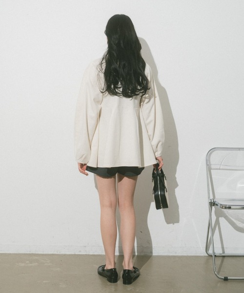 VANNIE U（ヴァニーユー）の「ダブルジップペプラムスウェット（スウェット・レディース・アイボリー/ブラック・FREE）」の13枚目の写真