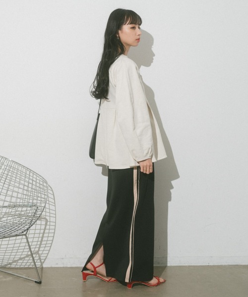 VANNIE U（ヴァニーユー）の「ダブルジップペプラムスウェット（スウェット・レディース・アイボリー/ブラック・FREE）」の20枚目の写真