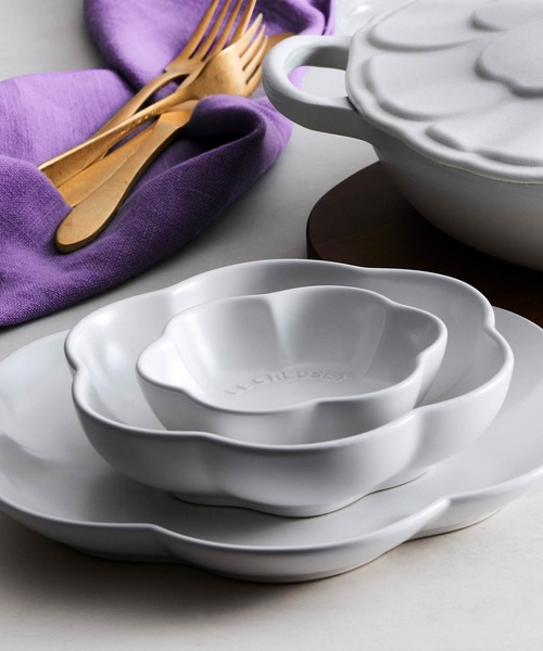 LE CREUSET - vanila 様 ルクルーゼ フラワープレート Amazon｜ル・クルーゼ(Le Creuset) 皿 深皿 フラワー