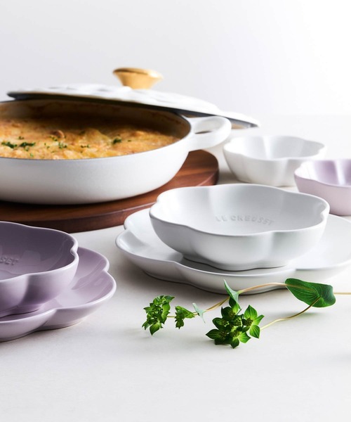 Le Creuset（ルクルーゼ）の「スフィア・ラウンドフラワー・プレート