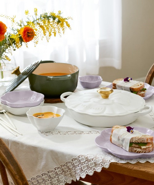 Le Creuset（ルクルーゼ）の「スフィア・ラウンドフラワー・プレート