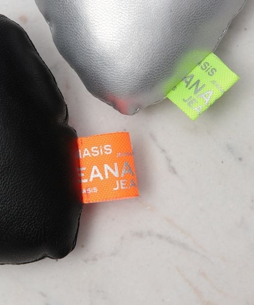 JEANASIS（ジーナシス）の「PLUMP KEY CHARM/996819（キーホルダー・レディース・シルバー/ブラック/シルバー系その他/ブラック系その他・FREE）」の5枚目の写真