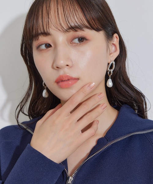 VIS（ビス）の「しずくメタルパールピアス（ピアス（両耳用）・レディース・ゴールド/シルバー・FREE）」の4枚目の写真