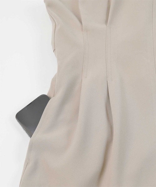 UR'S（ユアーズ）の「キーネックフレンチスリーブウエストタックワンピース（ワンピース・レディース・ブラック/ダークネイビー/グレイッシュベージュ/オフホワイト・S/M/L）」の17枚目の写真