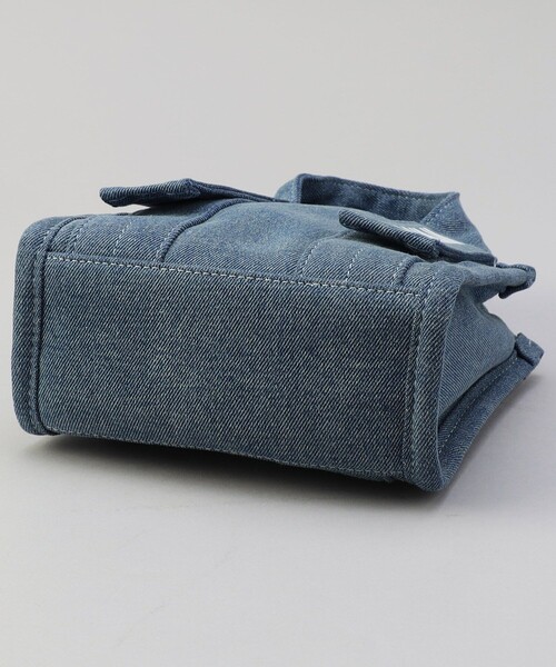 GANNI（ガニー）の「GANNI/ガニー RECYCLED TECH MINI TOTE DENIM / A5459_630 / デニム ロゴミニトート（ショルダーバッグ・レディース・サックスブルー・ONE SIZE）」の4枚目の写真