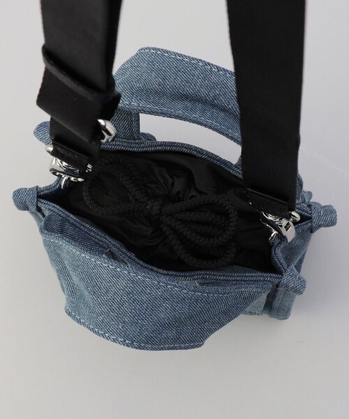 GANNI（ガニー）の「GANNI/ガニー RECYCLED TECH MINI TOTE DENIM / A5459_630 / デニム ロゴミニトート（ショルダーバッグ・レディース・サックスブルー・ONE SIZE）」の8枚目の写真