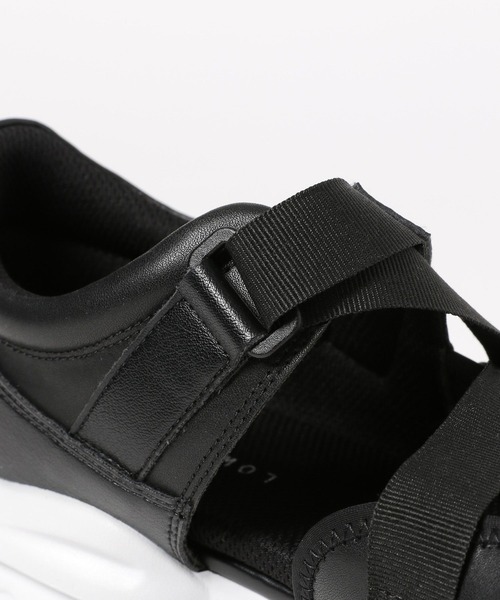 LOWRYS FARM（ローリーズファーム）の「サイドオープンスニーカー 100499（サンダル・レディース・アイボリー/ブラック系その他/ブラック・MEDIUM/LARGE）」の13枚目の写真