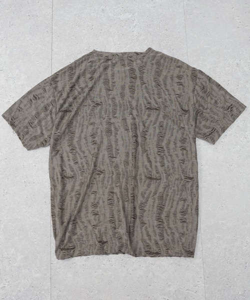 Shoowtime(ショウタイム)の「オーバーサイズダメージクルーネックTシャツ(Tシャツ/カットソー・メンズ・アイボリー/ブラウン/ブラック・LARGE/X-LARGE/MEDIUM)」の19枚目の写真