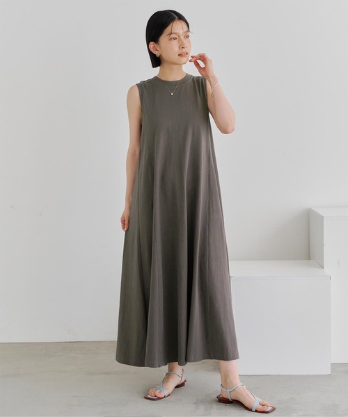 titivate（ティティベイト）の「バックデザインフレアカットソー