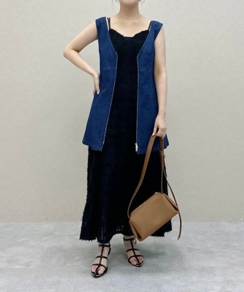 mysty woman(ミスティウーマン)の「シャギーAラインキャミワンピース 113255(ワンピース・レディース・オフホワイト/ブラック・FREE)」の9枚目の写真