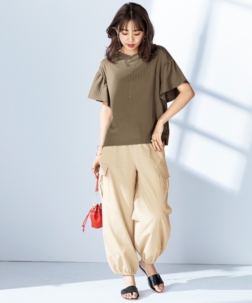 nissen（ニッセン）の「パラシュートカーゴパンツ【吸汗速乾・接触冷感・UVカット】（カーゴパンツ・レディース・ブラック/ライトベージュ/カーキ/ベージュ・S/M/L/LL）」の16枚目の写真