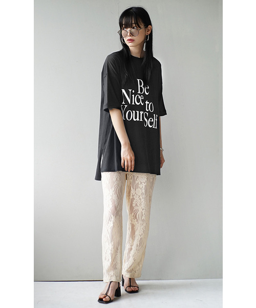 e-zakkamania stores(イーザッカマニアストアーズ)の「ロゴ サイドスリット BIG TEE(Tシャツ/カットソー・レディース・ブラック・フリー)」の2枚目の写真
