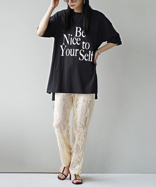e-zakkamania stores(イーザッカマニアストアーズ)の「ロゴ サイドスリット BIG TEE(Tシャツ/カットソー・レディース・ブラック・フリー)」の3枚目の写真