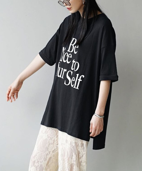 e-zakkamania stores(イーザッカマニアストアーズ)の「ロゴ サイドスリット BIG TEE(Tシャツ/カットソー・レディース・ブラック・フリー)」の6枚目の写真