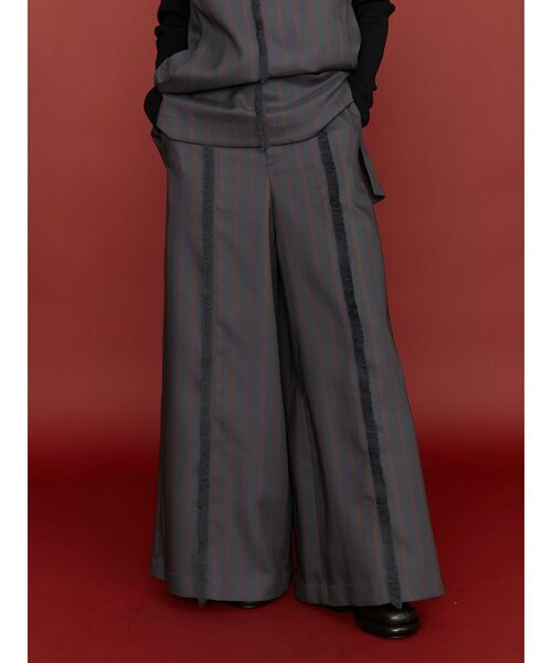 UN3D.（アンスリード）の「MULTI PINSTRIPE WIDE PT / マルチピンストライプワイドパンツ（スラックス・レディース・グレー/ブラック・36/38）」の9枚目の写真