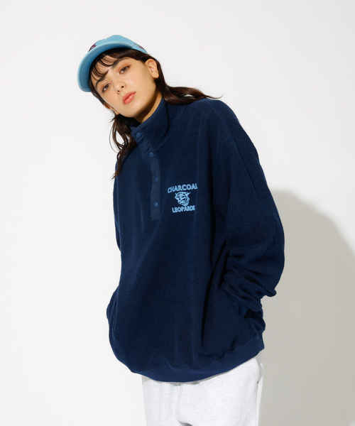 AMERICANA（アメリカーナ）の「【AMERICANA×ORIGINAL Charcoal／アメリカーナ×オリジナル チャコール】Leopards Snap プルオーバースウェット/ユニセックス（スウェット・メンズ・ネイビー/レッド・L/M）」の19枚目の写真