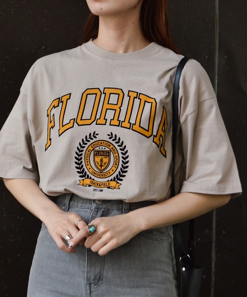 spiritoso(スピリトーゾ)の「【spiritoso】フロッキープリント フロリダ半袖Tシャツ (CP)(Tシャツ/カットソー・レディース・グレー/ホワイト/スミクロ/グレイッシュベージュ・FREE)」の5枚目の写真