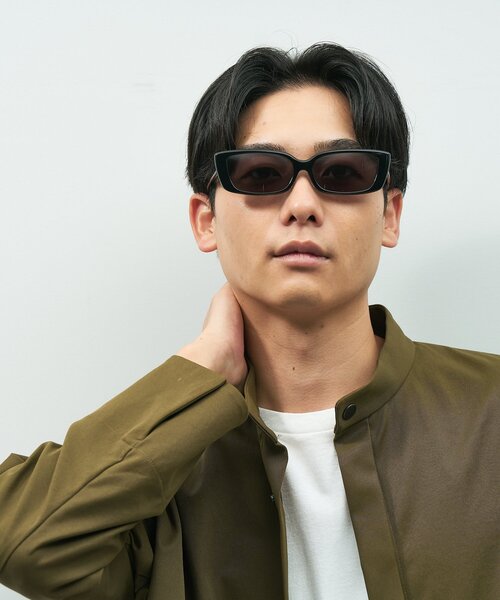 Zoff(ゾフ)の「【WEB限定】スクエア型 サングラス│紫外線対策│Y2K│Zoff(サングラス・レディース・ブラック/ブラック系その他・FREE)」の11枚目の写真