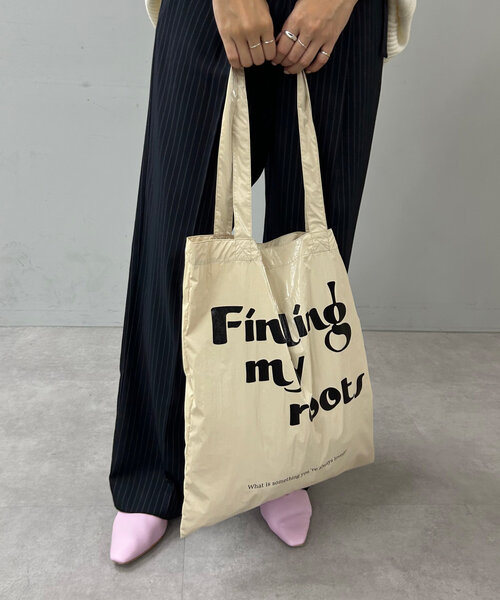 SHENERY（シーナリー）の「seasonトートバッグ（トートバッグ・レディース・シルバー/ベージュ・FREE）」の6枚目の写真