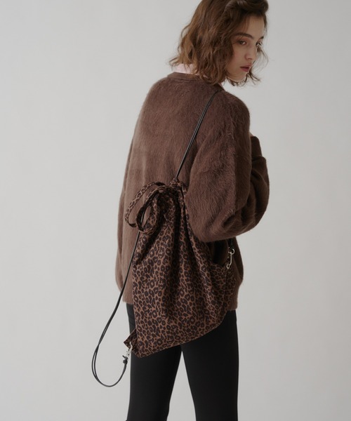 WHIMSIC(ウィムジック)の「【UNISEX】ヴィーガンレザーナップサック(バックパック/リュック・メンズ・ブラック/カーキ/ブラウン/ブラウン系その他2/アイボリー/キャメル/ダークブラウン/ベージュ/ブラウン系その他3・ONE SIZE)」の12枚目の写真