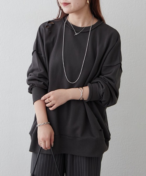 Remind me and forever（リマインドミーアンドフォーエバー）の「【WEB限定】ダメージ加工スウェット（Tシャツ/カットソー・レディース・ライトベージュ/グレー/スミクロ・FREE）」の6枚目の写真