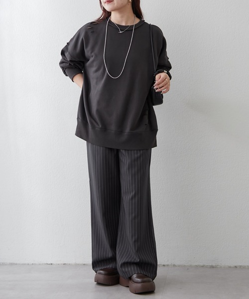 Remind me and forever（リマインドミーアンドフォーエバー）の「【WEB限定】ダメージ加工スウェット（Tシャツ/カットソー・レディース・ライトベージュ/グレー/スミクロ・FREE）」の10枚目の写真