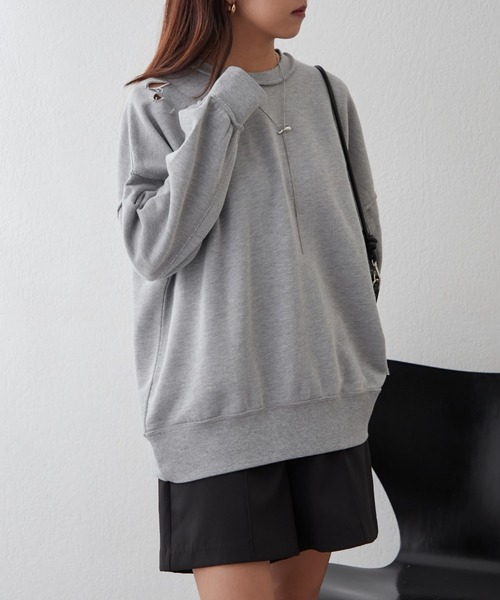 Remind me and forever（リマインドミーアンドフォーエバー）の「【WEB限定】ダメージ加工スウェット（Tシャツ/カットソー・レディース・ライトベージュ/グレー/スミクロ・FREE）」の13枚目の写真