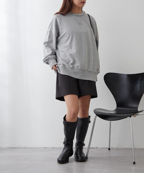 Remind me and forever（リマインドミーアンドフォーエバー）の「【WEB限定】ダメージ加工スウェット（Tシャツ/カットソー・レディース・ライトベージュ/グレー/スミクロ・FREE）」の17枚目の写真