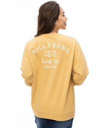 BILLABONG レディース SOFT CLEAN ARCH LOGO トレーナー  【2024年秋冬モデル】/ビラボンロゴバックプリントクルーネックトレーナー