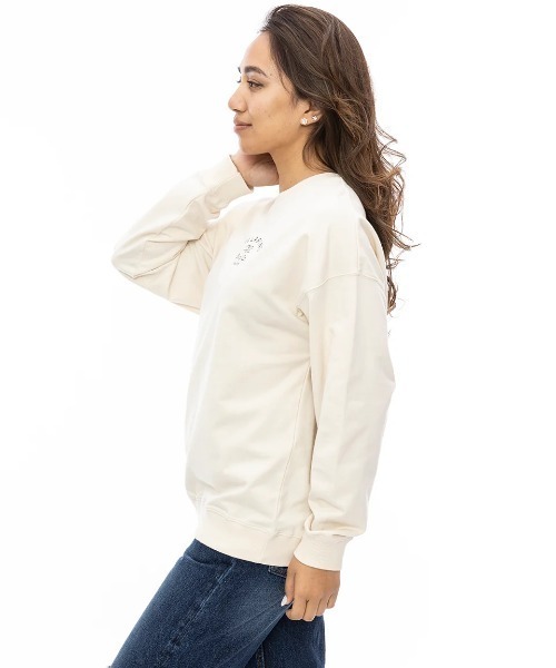 BILLABONG(ビラボン)の「BILLABONG レディース SOFT CLEAN ARCH LOGO トレーナー 【2024年秋冬モデル】/ビラボンロゴバックプリントクルーネックトレーナー(スウェット・レディース・アイボリー/ブラック系その他/イエロー系その他/ブルー系その他・MEDIUM/LARGE)」の18枚目の写真