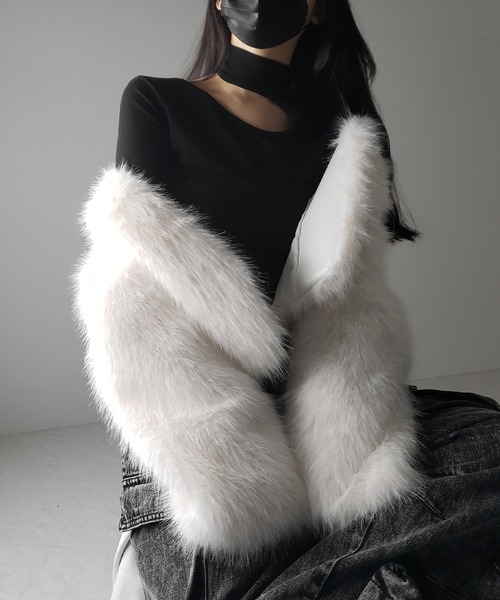 me+em select(ミームセレクト)の「※※【 2color 】カットアウトアシメチョーカーカットソートップス /cutout asymmetry choker cutsew tops(Tシャツ/カットソー・レディース・ホワイト/ブラック/グレー・FREE)」の15枚目の写真