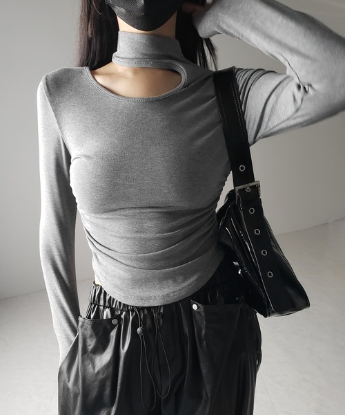 me+em select(ミームセレクト)の「※※【 2color 】カットアウトアシメチョーカーカットソートップス /cutout asymmetry choker cutsew tops(Tシャツ/カットソー・レディース・ホワイト/ブラック/グレー・FREE)」の19枚目の写真