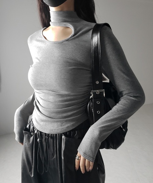 me+em select(ミームセレクト)の「※※【 2color 】カットアウトアシメチョーカーカットソートップス /cutout asymmetry choker cutsew tops(Tシャツ/カットソー・レディース・ホワイト/ブラック/グレー・FREE)」の20枚目の写真