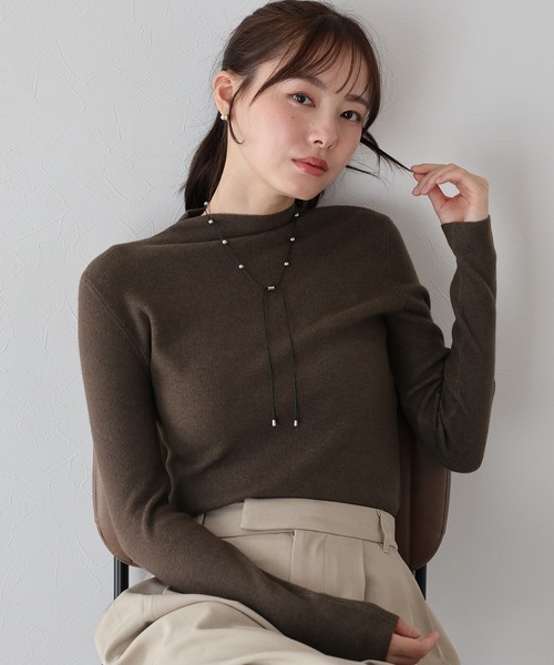 BLUEEAST（ブルーイースト）の「《お気に入り1.3万人突破！／新色追加／8色展開》ウール混ベーシックハイネックニット（ニット/セーター・レディース・キャメル/アイボリー/ボルドー/チャコールグレー/ブラック/ネイビー/ピンク/ブラウン/レッド/ブルー/グレー・MEDIUM）」の5枚目の写真