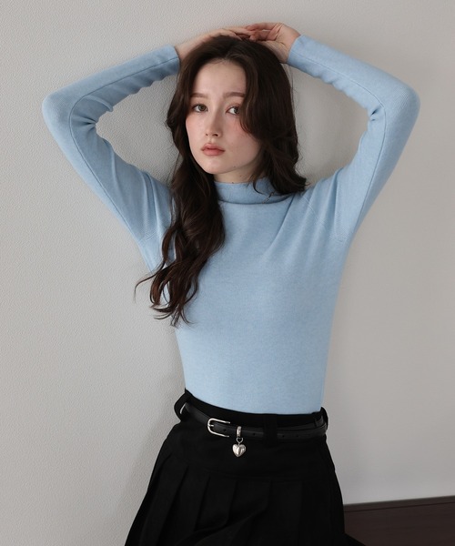 BLUEEAST（ブルーイースト）の「《お気に入り1.3万人突破！／新色追加／8色展開》ウール混ベーシックハイネックニット（ニット/セーター・レディース・キャメル/アイボリー/ボルドー/チャコールグレー/ブラック/ネイビー/ピンク/ブラウン/レッド/ブルー/グレー・MEDIUM）」の7枚目の写真