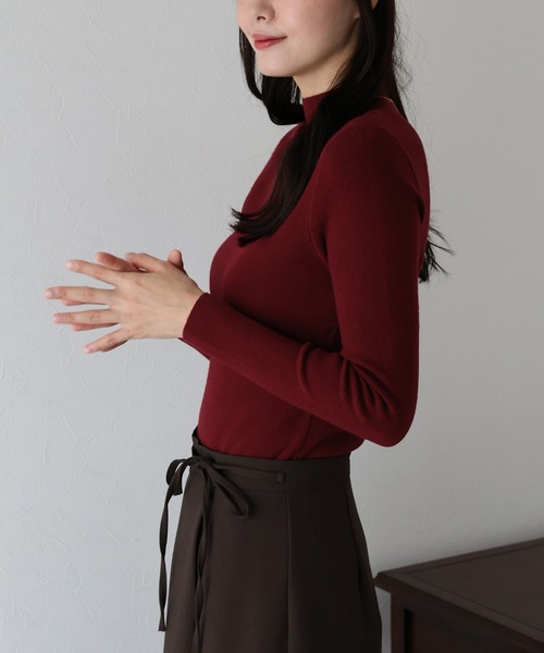 BLUEEAST（ブルーイースト）の「《お気に入り1.3万人突破！／新色追加／8色展開》ウール混ベーシックハイネックニット（ニット/セーター・レディース・キャメル/アイボリー/ボルドー/チャコールグレー/ブラック/ネイビー/ピンク/ブラウン/レッド/ブルー/グレー・MEDIUM）」の12枚目の写真