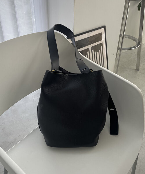 CAPRICIEUX LE'MAGE（カプリシューレマージュ）の「2WAYバケットバッグ（ショルダーバッグ・レディース・キャメル/ライトベージュ/ブラック・FREE）」の9枚目の写真