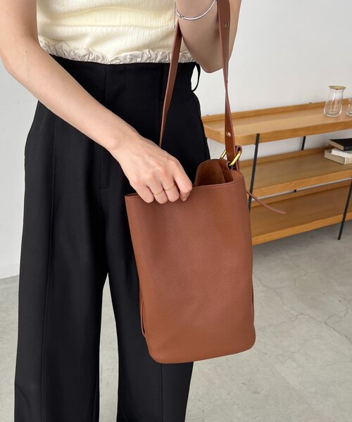 CAPRICIEUX LE'MAGE（カプリシューレマージュ）の「2WAYバケットバッグ（ショルダーバッグ・レディース・キャメル/ライトベージュ/ブラック・FREE）」の18枚目の写真