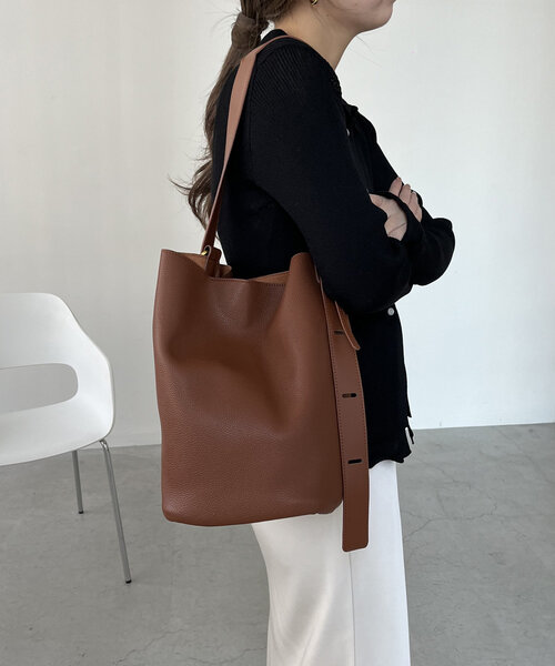 CAPRICIEUX LE'MAGE（カプリシューレマージュ）の「2WAYバケットバッグ（ショルダーバッグ・レディース・キャメル/ライトベージュ/ブラック・FREE）」の22枚目の写真