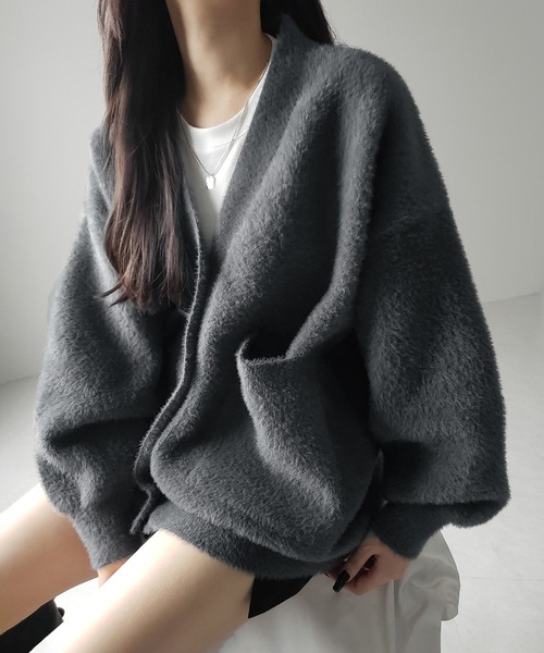 me+em select(ミームセレクト)の「【 3color 】ボリュームスリーブオーバーシャギーニットカーディガン / volume sleeve over shaggy knit cardigan(カーディガン/ボレロ・レディース・グレー/ブラック/アイボリー・FREE)」の2枚目の写真