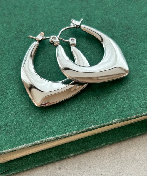 ciite' surgical stainless(シーテサージカルステンレス)の「【 金属アレルギー対応 】 スクエア フープピアス サージカルステンレス (ピアス(両耳用)・レディース・シルバー/ゴールド・FREE)」の4枚目の写真