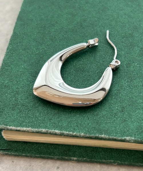 ciite' surgical stainless(シーテサージカルステンレス)の「【 金属アレルギー対応 】 スクエア フープピアス サージカルステンレス (ピアス(両耳用)・レディース・シルバー/ゴールド・FREE)」の6枚目の写真