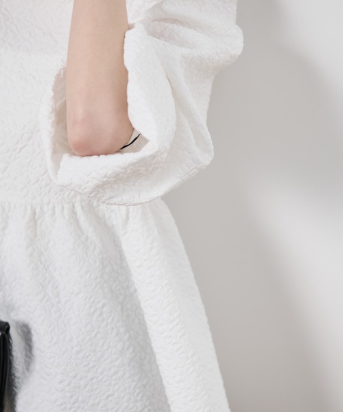 Shelly island(シェリーアイランド)の「フラワージャガードペプラムブラウス(シャツ/ブラウス・レディース・ブラック/ホワイト・FREE)」の21枚目の写真