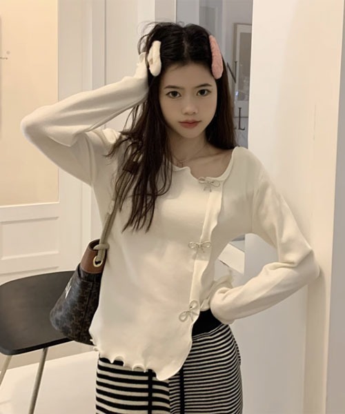 Mayree(メイリー)の「【Mayree】アシンメトリー メロウ リボン トップス(ニット/セーター・レディース・ブラック/アイボリー・SMALL/MEDIUM/LARGE)」の2枚目の写真