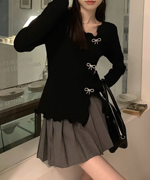 Mayree(メイリー)の「【Mayree】アシンメトリー メロウ リボン トップス(ニット/セーター・レディース・ブラック/アイボリー・SMALL/MEDIUM/LARGE)」の6枚目の写真