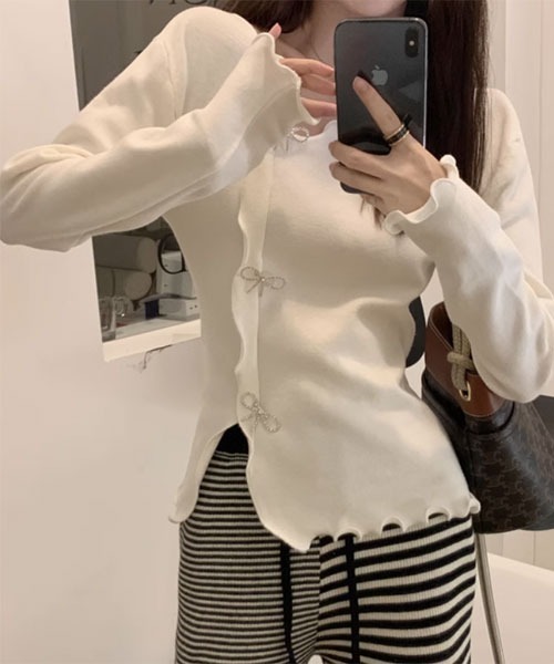 Mayree(メイリー)の「【Mayree】アシンメトリー メロウ リボン トップス(ニット/セーター・レディース・ブラック/アイボリー・SMALL/MEDIUM/LARGE)」の11枚目の写真