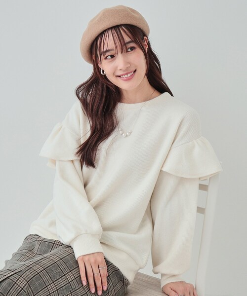 DRESKIP(ドレスキップ)の「◆【S-LL】一枚で決まる ふんわり微起毛 フリル袖トップス(Tシャツ/カットソー・レディース・アイボリー/チャコールグレー/パープル・01/02/03/04)」の2枚目の写真