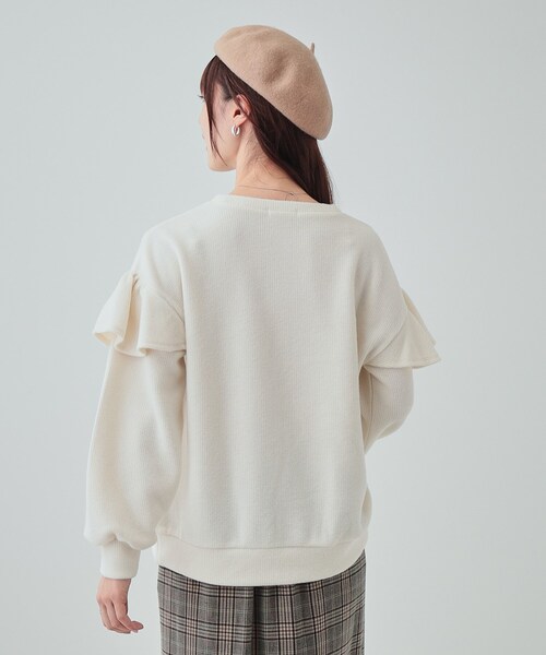 DRESKIP(ドレスキップ)の「◆【S-LL】一枚で決まる ふんわり微起毛 フリル袖トップス(Tシャツ/カットソー・レディース・アイボリー/チャコールグレー/パープル・01/02/03/04)」の5枚目の写真