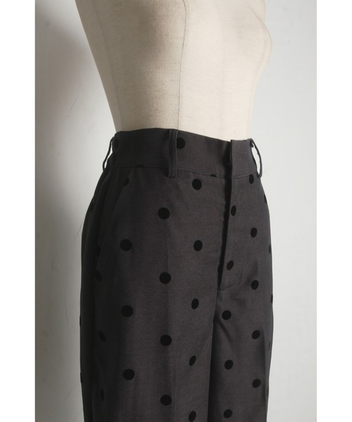 &. NOSTALGIA(アンドドットノスタルジア)の「【ZOZO限定】フロッキードットワイドパンツ(その他パンツ・レディース・チャコールグレー/ブラック・M)」の17枚目の写真
